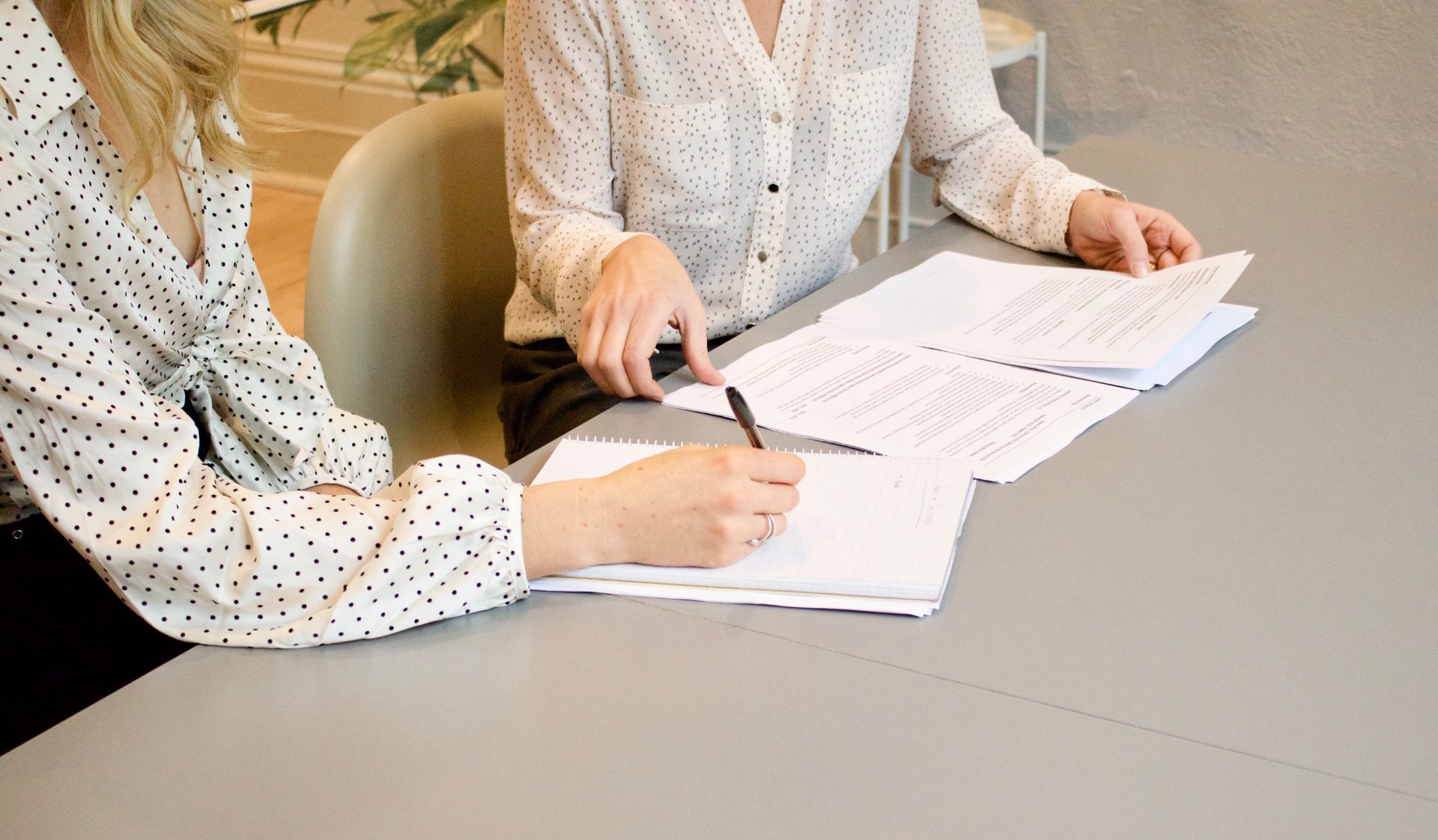 vendre terrain promoteur Isère - signtaure contrat vefa - BOURGET HABITAT